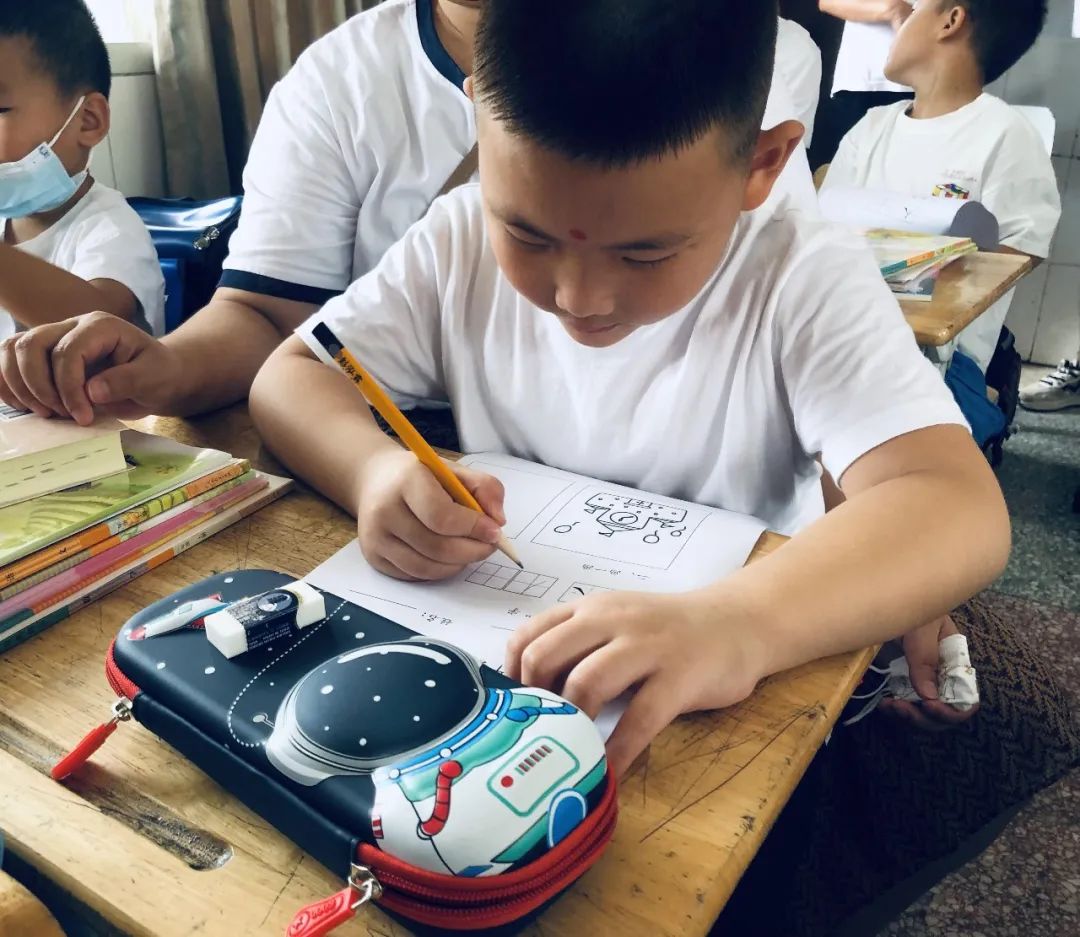 常德市常英英华学校,常德英华学校,英华学校,民办学校,常德民办小学,常德民办初中